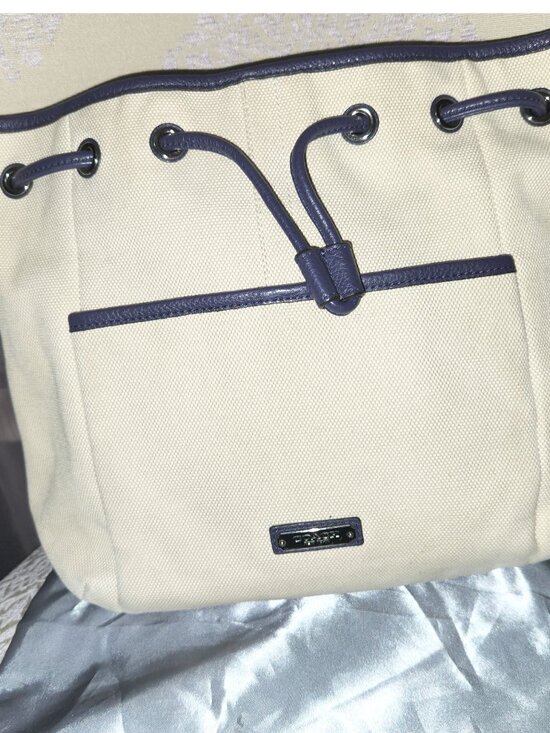 Coach - Picture 9 of 15